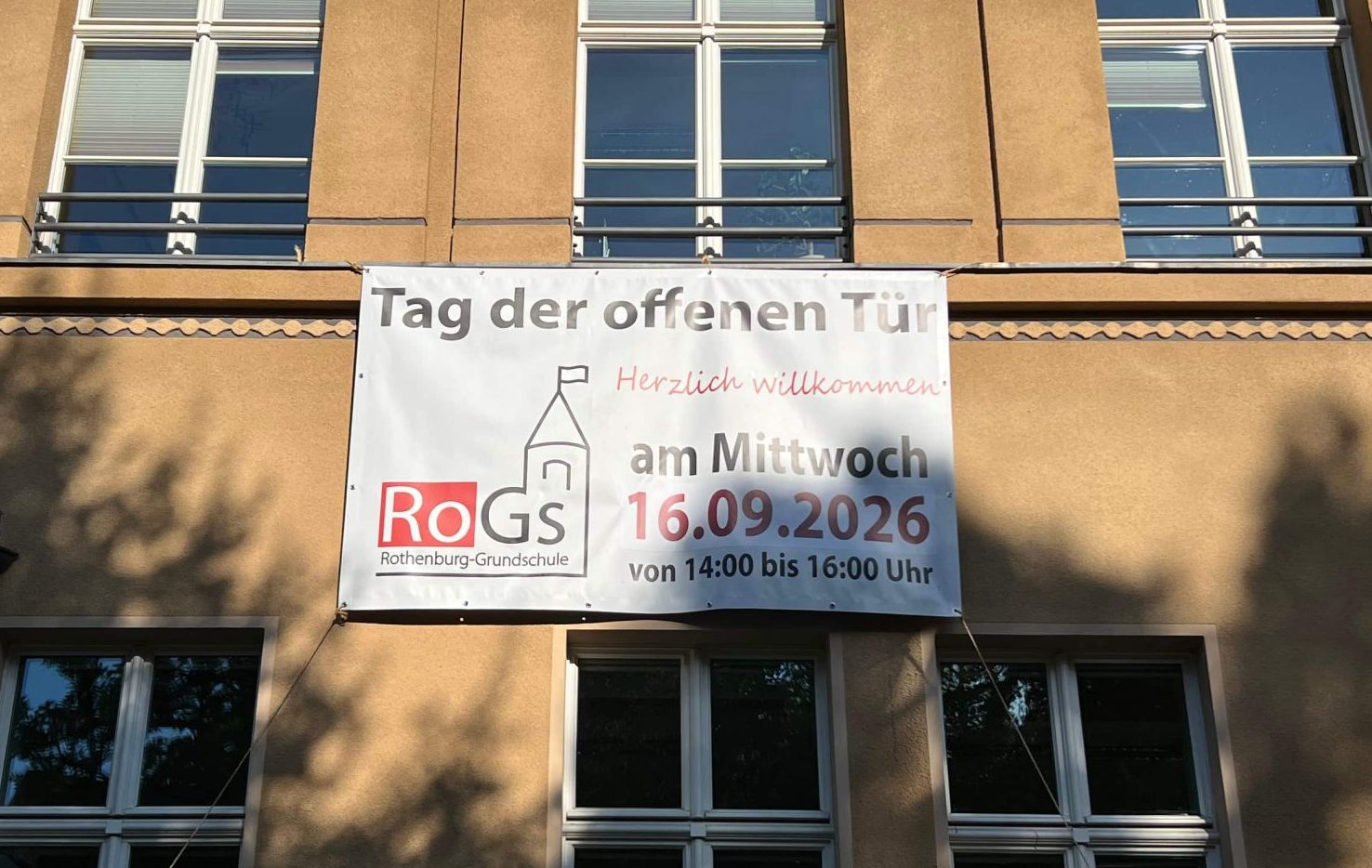Schild Tag der offenen Tür